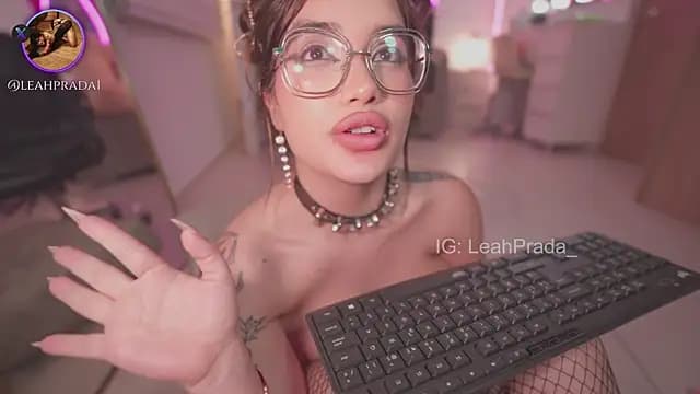 LeahPrada_ live cam