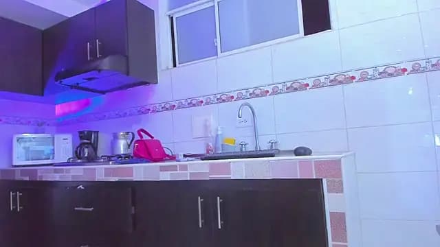 Emma-evans live cam