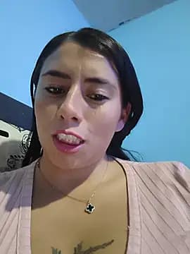ashleymonroe4 live cam on Stripchat