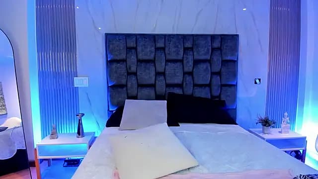 emy_fg live cam on Stripchat