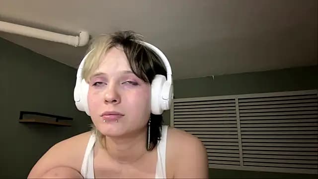 CuteLilit live cam