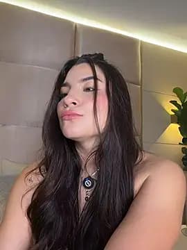 SaharaRush_ live cam on Stripchat