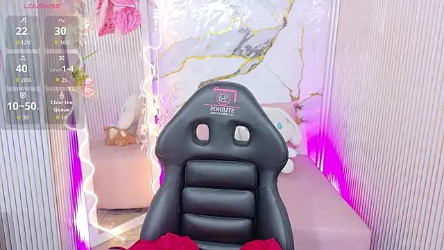 Chiara_tay live cam on Stripchat
