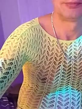 he_loves_lingerie_ live cam