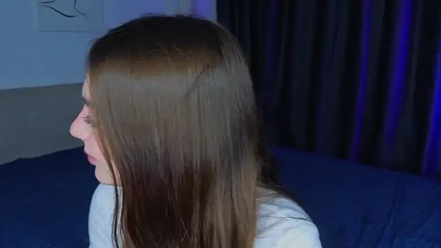LauraHansil live cam