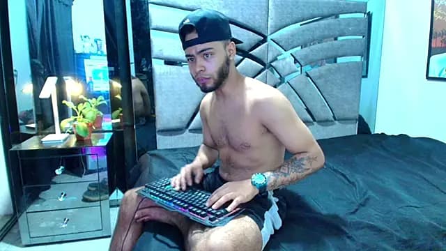 Xanderstone00 live cam