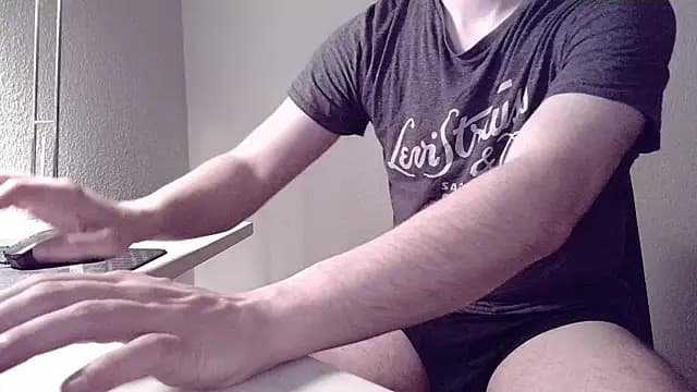 Clamshive777 live cam