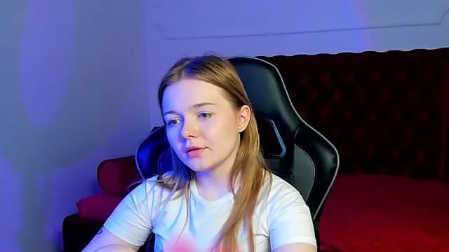 ElinaVale live cam