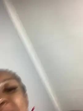Creamy_bitchxxx live cam