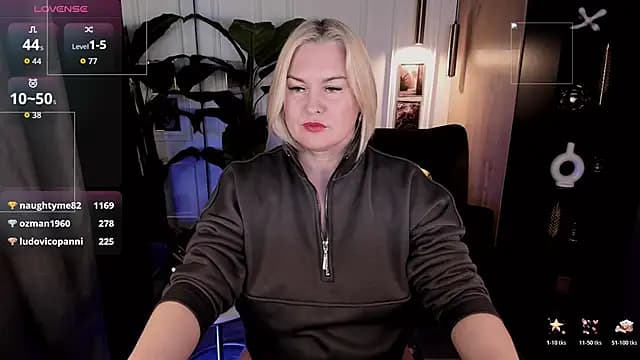 YolandaKiss live cam