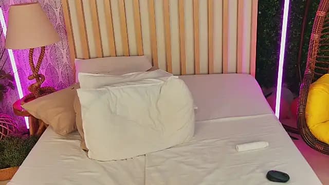 AnyaLov live cam