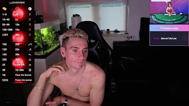 Rayzel_White live cam