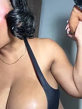 Emy_leon live cam