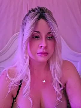 ItsAuroraBorealis live cam