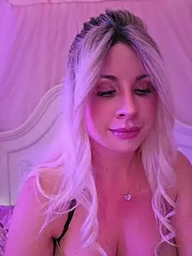 ItsAuroraBorealis live cam