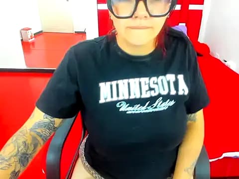 scarlett_red_1 live cam