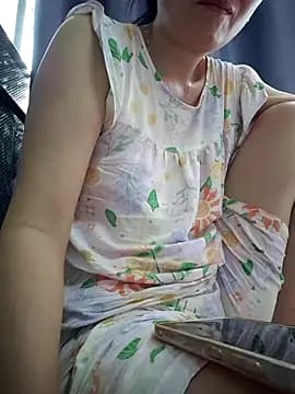 Baby-loveass69 live cam
