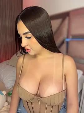 LindseyMos live cam