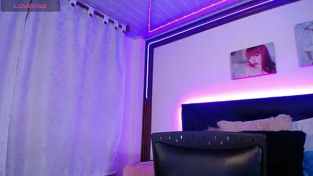 SeleneMore live cam