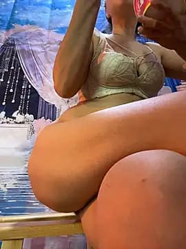 Zuzu-6 live cam