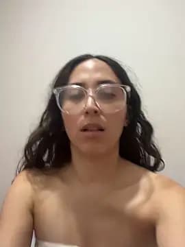 LatinDoll8 live cam