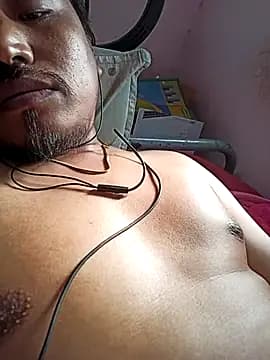 sipak20 live cam on Stripchat
