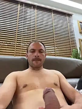 Adventurehotman live cam