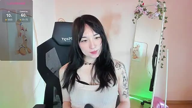 AliceeinWonderlanddd live cam