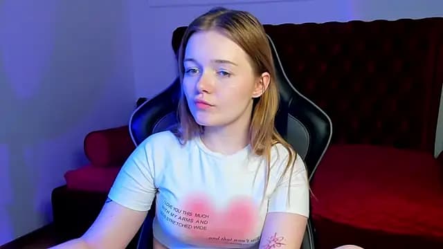 ElinaVale live cam