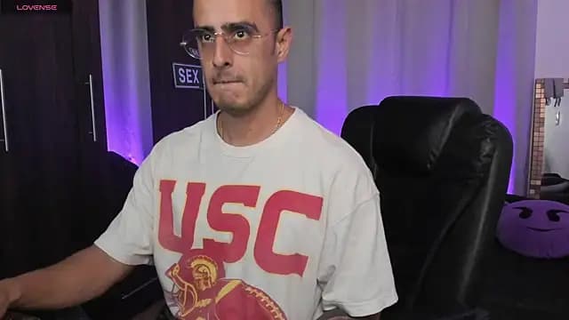 Fenrir_flirt live cam