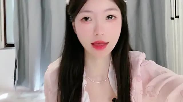 XiaoMei-iiiiii live cam