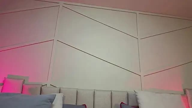 mia_adams_bm live cam on Stripchat