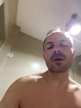 Adventurehotman live cam