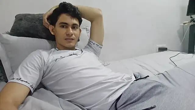 alexispaez457062 live cam