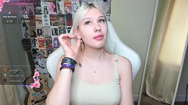 EvelinaLuu live cam