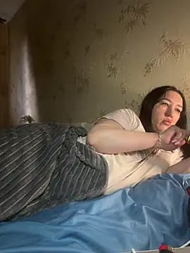 Naughtbaby_2025 live cam