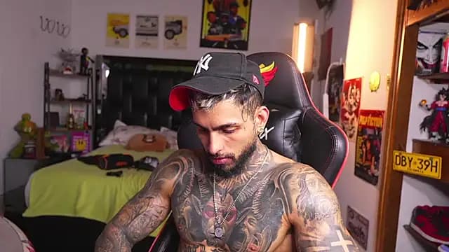 logan_hugh8 live cam