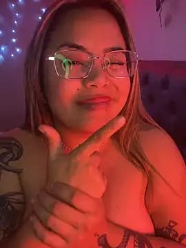 Lindalatina2001 live cam