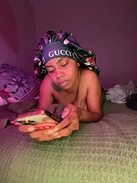 TheRealOshunQueen live cam