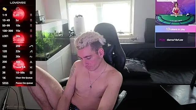 Rayzel_White live cam