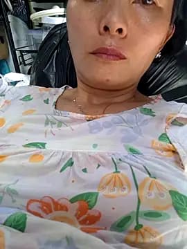 Baby-loveass69 live cam