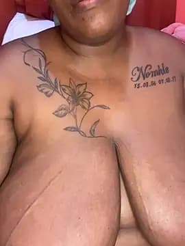 BustyGoddess_90 live cam