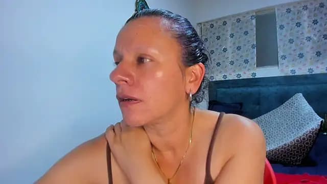 sofi_saliva2511 live cam