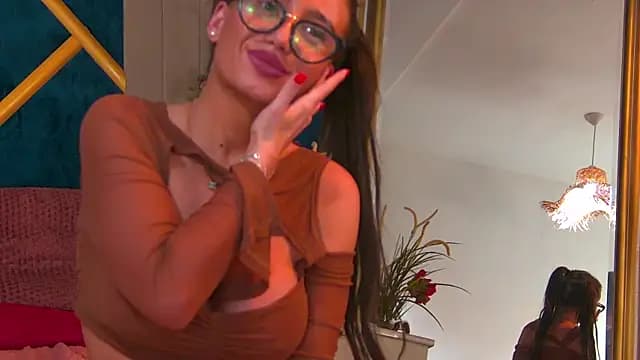 BrunetteBombiX live cam