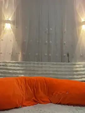 bibi347127 live cam on Stripchat