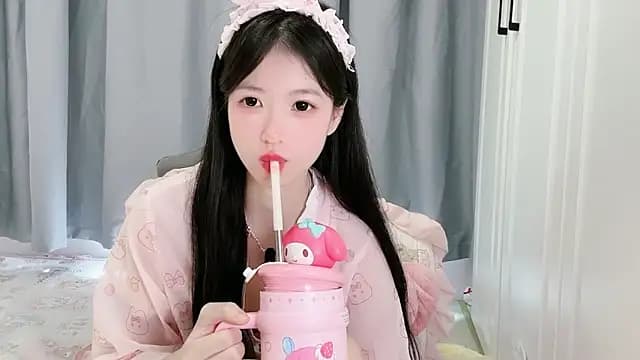 XiaoMei-iiiiii live cam