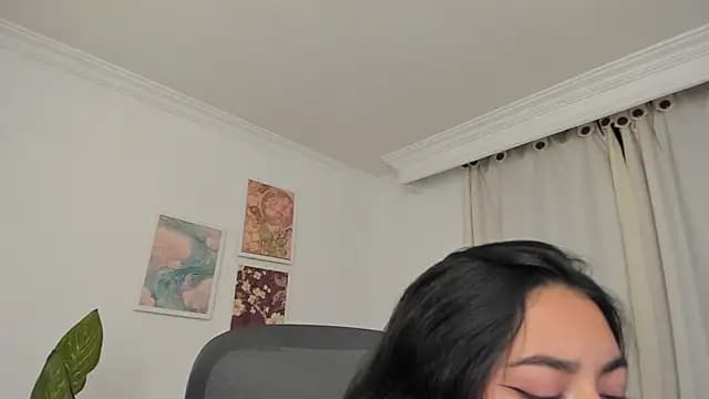 canelleGarces live cam