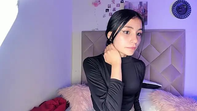 Chloe_Miller_2 live cam