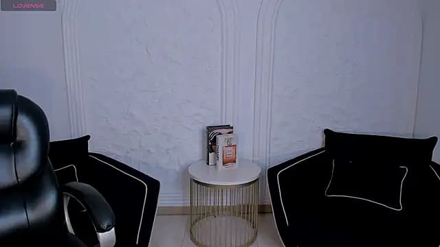 ArianaNova live cam