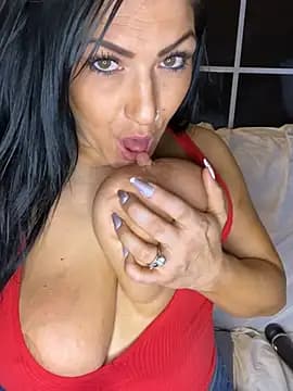 LittleMissEeve live cam